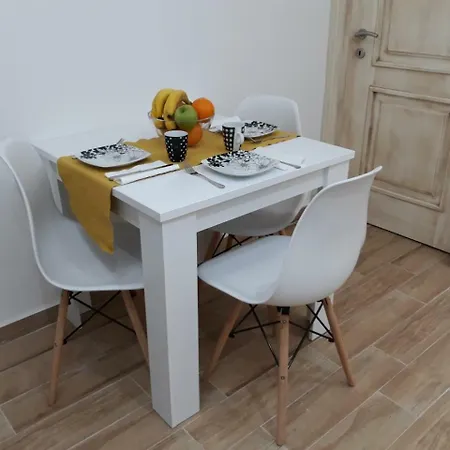 Sweet Yellow Appartement