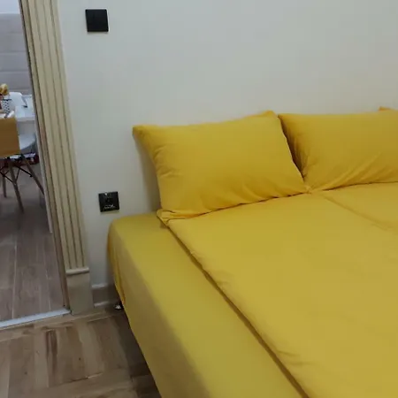 Sweet Yellow Appartement *