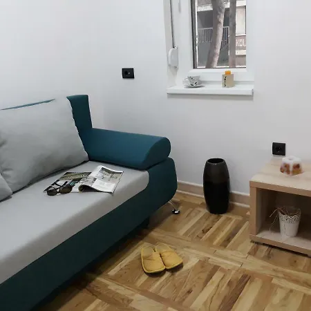 Apartment Sweet Yellow *